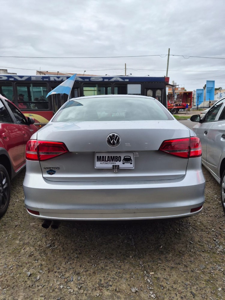 Volkswagen Vento 2.5 Advance Plus 170 CV — foto 8